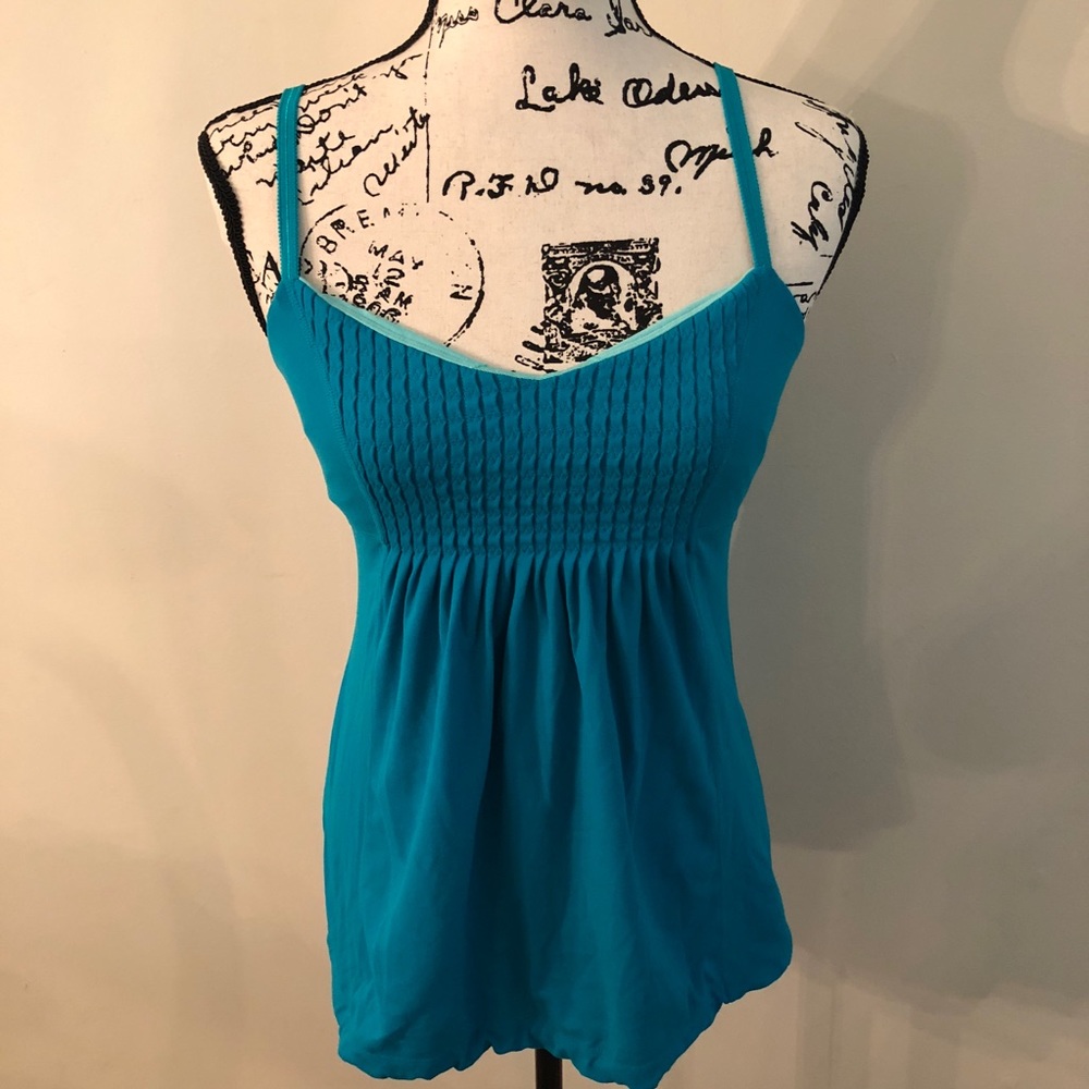 Lululemon EUC top size 6